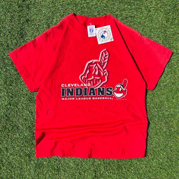 Vintage Cleveland Indians MLB Red Graphic T-Shirt Logo Tee baby tee cropped fit - Picture 1 of 7